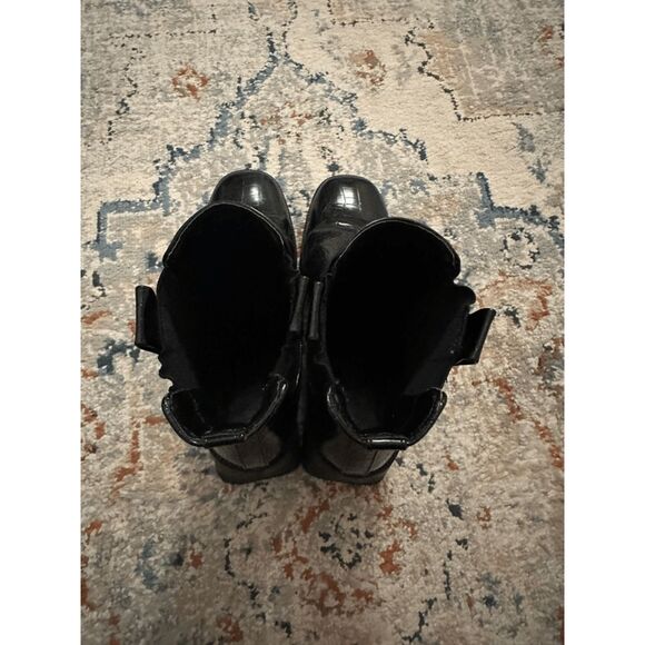 Nasty Gal Faux Croc Chelsea Boot - Picture 4 of 7